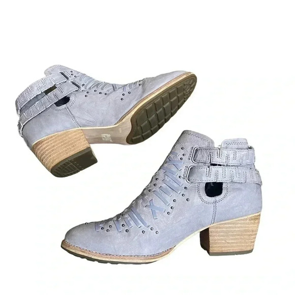 Caterpillar Cheyenne CAT Women’s Light Blue Leather Studded Booties size 7.5 - Picture 3 of 16
